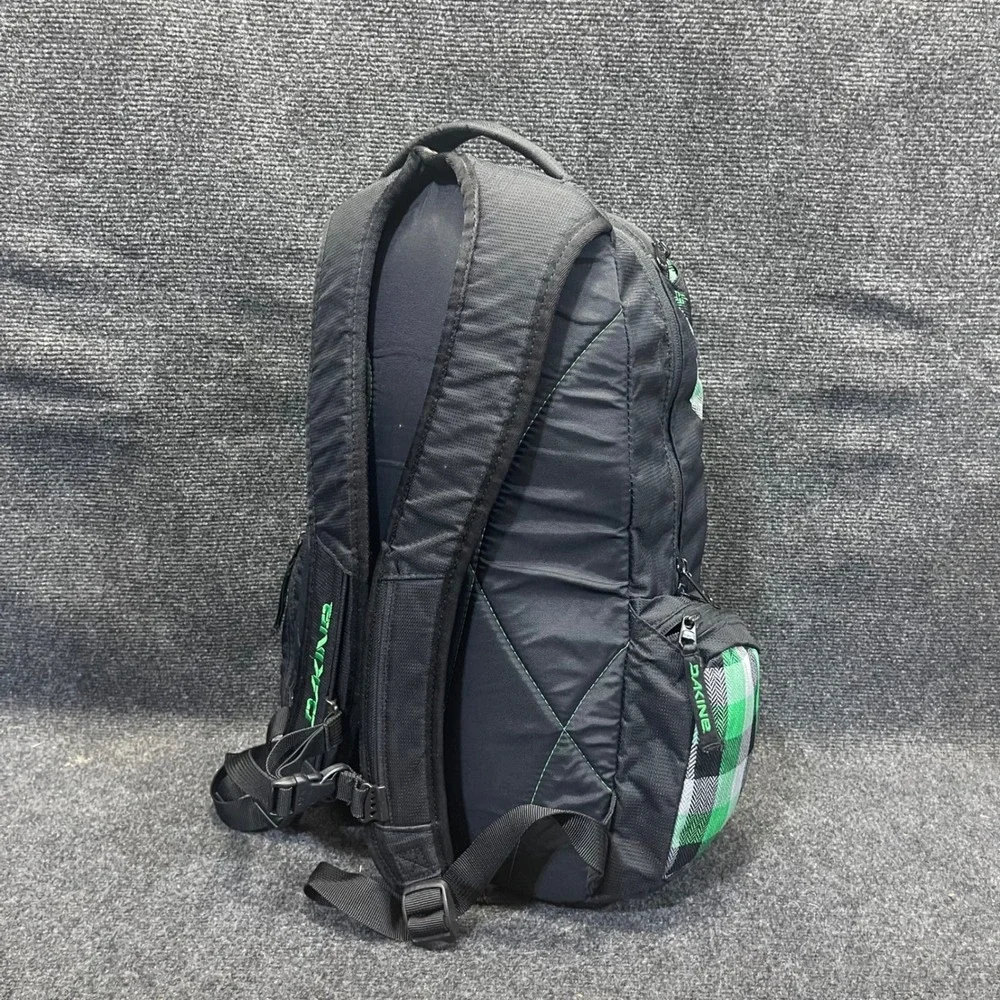 Dakine 8120-070-10 Fairway Plaid Varial Pack Skate Backpack w/ Skateboard Straps